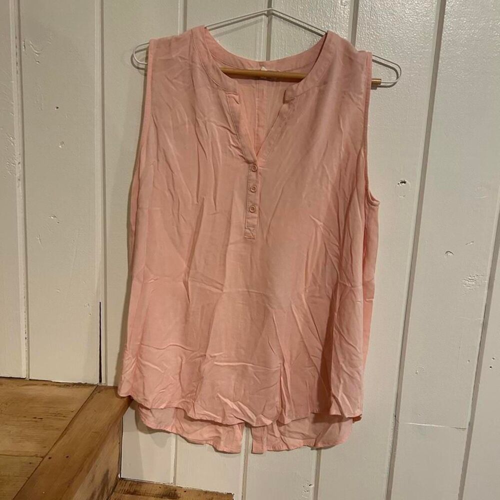 Anthropologie Pleione pink sleeveless blouse with button-up front